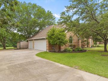 Crestridge Meadows, Heath city, Rockwall County, Texas, USA