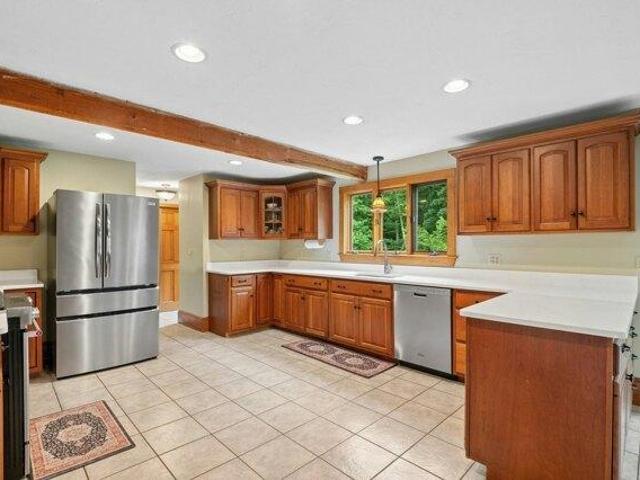 house with 4 bedroom, Upton MA ES105276243