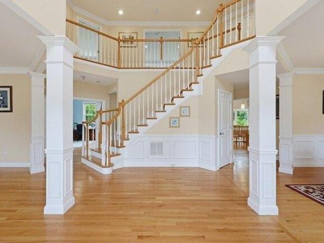house with 4 bedroom, Upton MA ES105230434