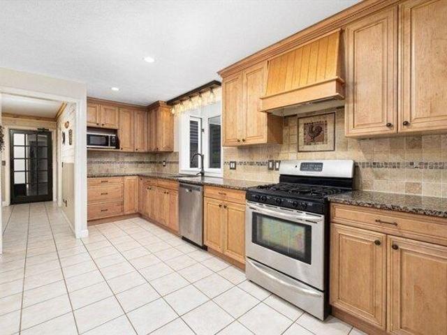 house with 4 bedroom, Upton MA ES105231437
