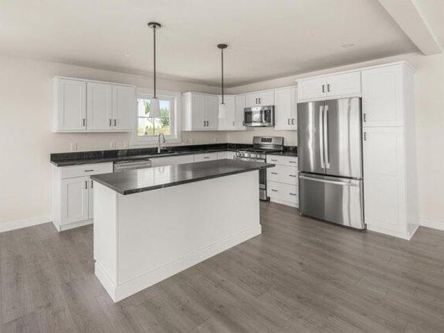 house with 4 bedroom, Vergennes VT ES105514533