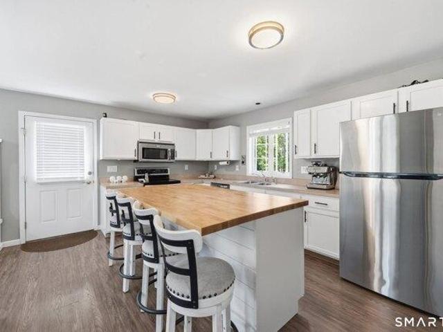 house with 4 bedroom, Vernon CT ES105614053