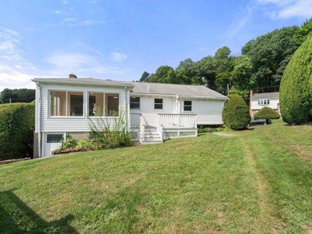 house with 4 bedroom, Waltham MA ES105591292