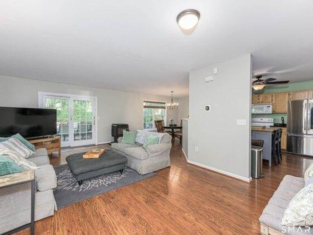 house with 4 bedroom, Wallingford CT ES105494681