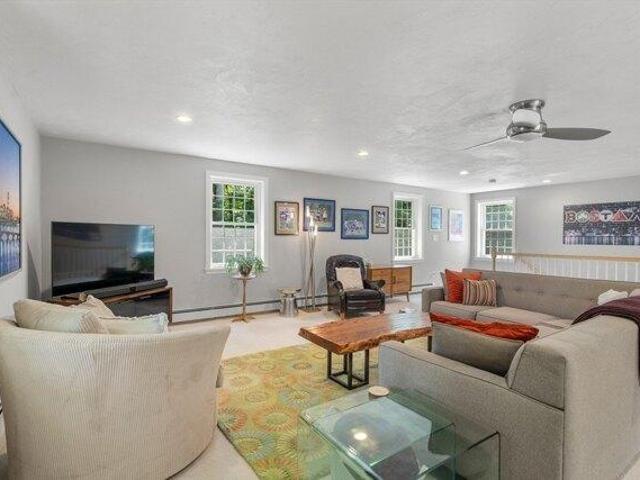 house with 4 bedroom, Walpole MA ES105440159