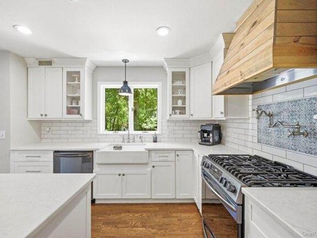 house with 4 bedroom, Warwick NY ES105276222