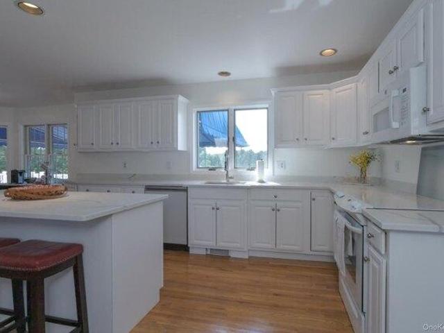 house with 4 bedroom, Warwick NY ES105292769