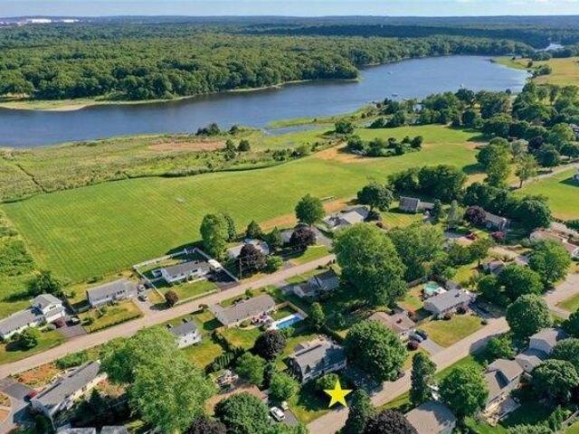 house with 4 bedroom, Warwick RI ES105350036