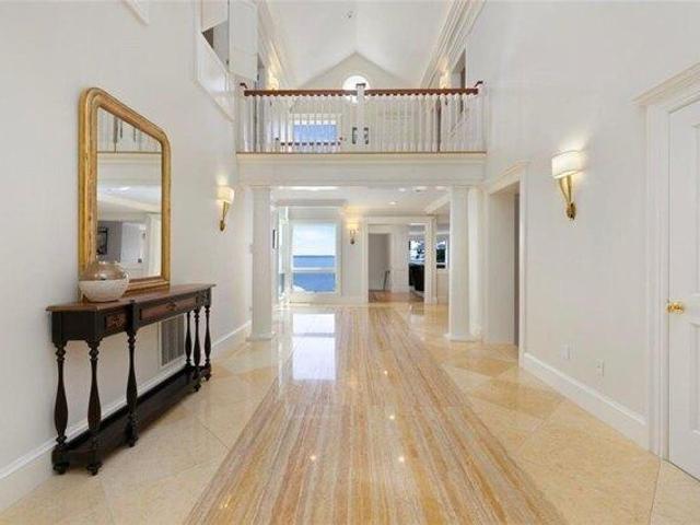 house with 4 bedroom, Warwick RI ES105351222