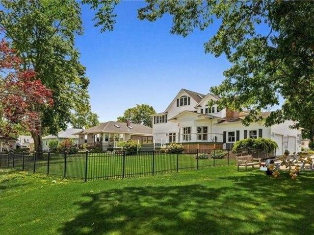 house with 4 bedroom, Warwick RI ES105440536