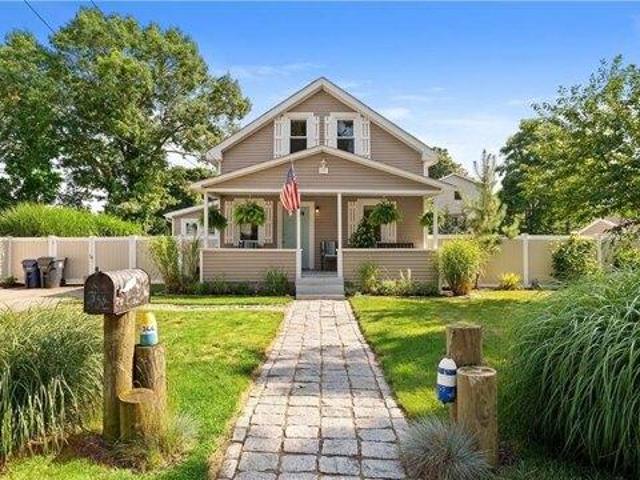 house with 4 bedroom, Warwick RI ES105495122