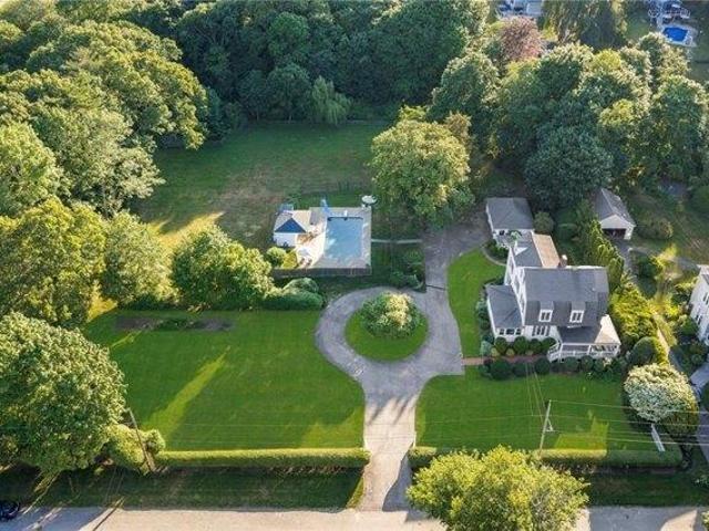 house with 4 bedroom, Warwick RI ES105495147