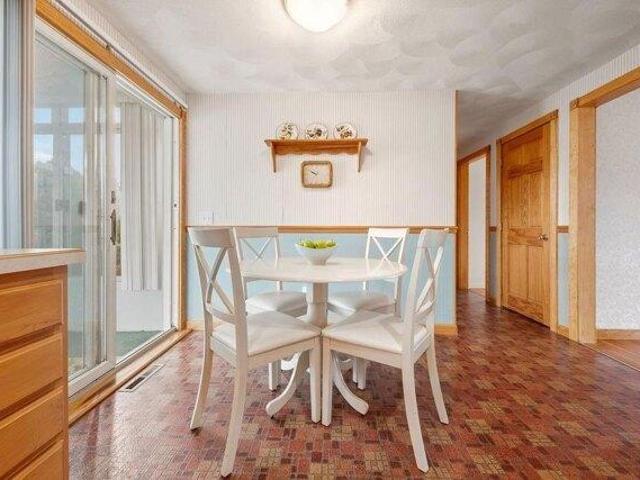 house with 4 bedroom, Warwick RI ES105496489