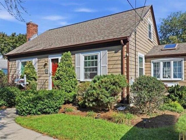 house with 4 bedroom, Warwick RI ES105653085