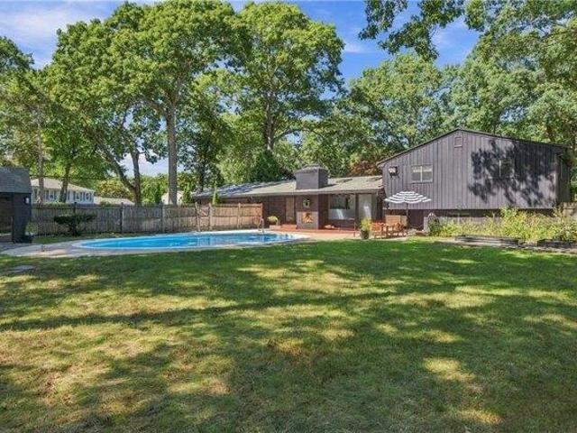 house with 4 bedroom, Warwick RI ES105662684