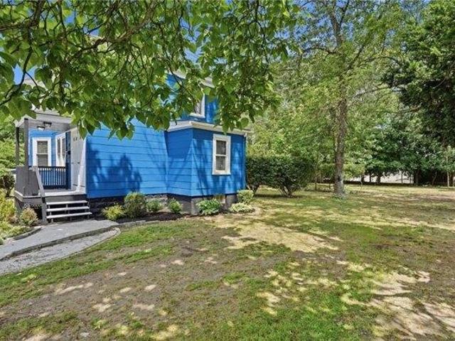 house with 4 bedroom, Warwick RI ES103432804