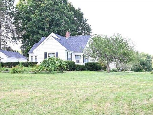 house with 4 bedroom, Ware MA ES105561381