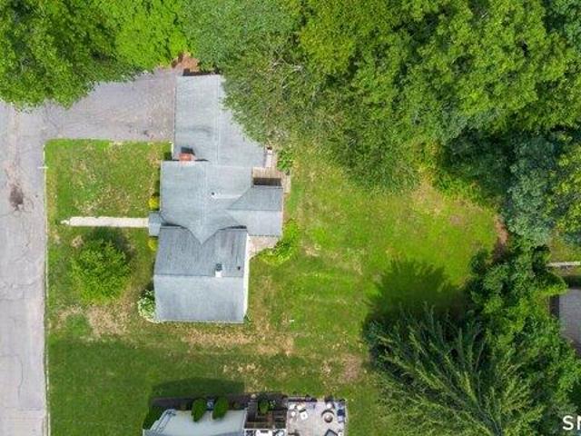 house with 4 bedroom, Waterbury CT ES104542024