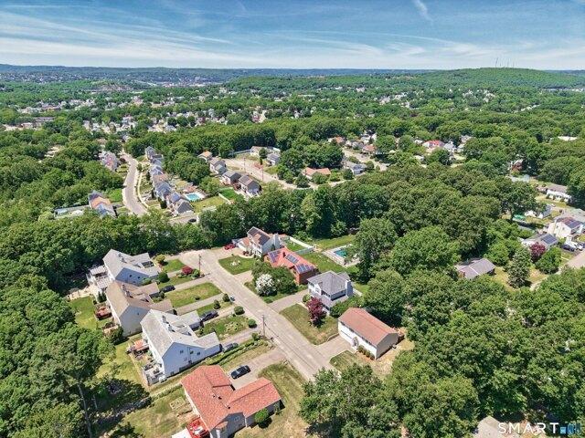 house with 4 bedroom, Waterbury CT ES104604429