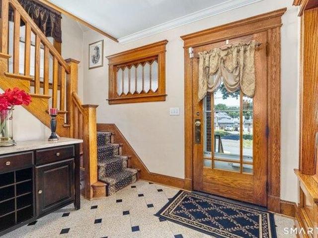 house with 4 bedroom, Waterbury CT ES104608624