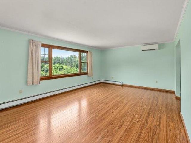 house with 4 bedroom, Waterbury VT ES105440768