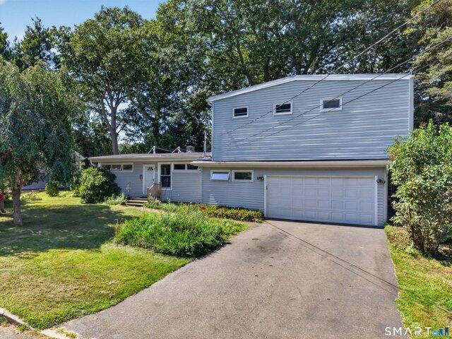 house with 4 bedroom, Waterford CT ES105417827
