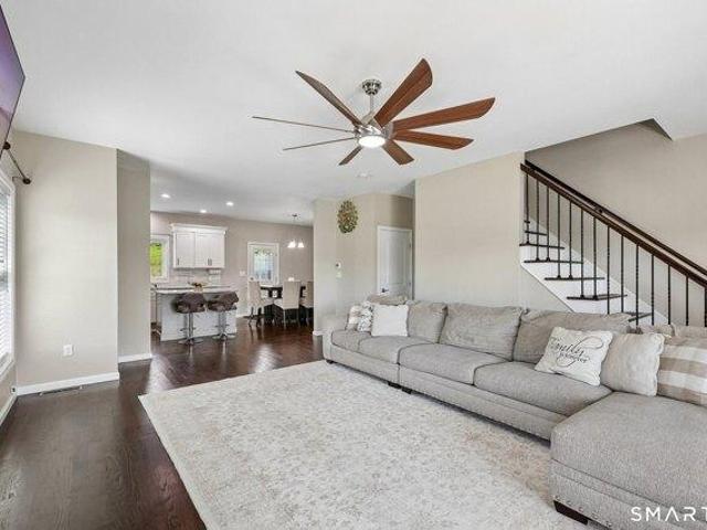 house with 4 bedroom, Waterford CT ES105532736