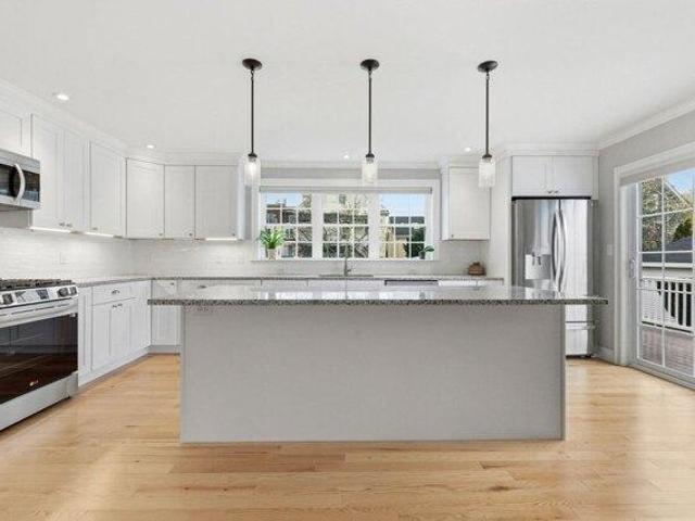 house with 4 bedroom, Watertown MA ES105428413