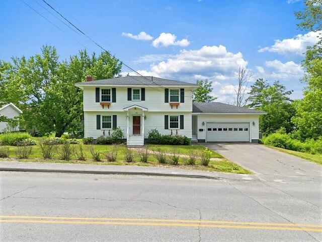 house with 4 bedroom, Waterville ME ES105888318