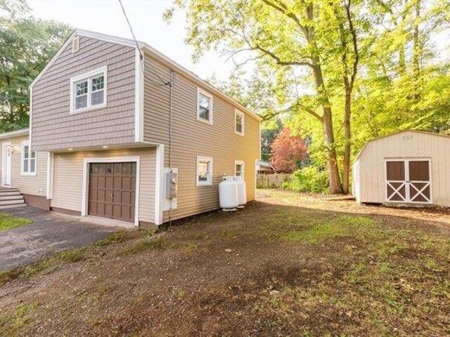 house with 4 bedroom, Webster MA ES105319265
