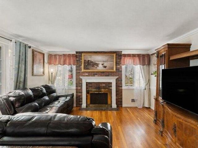 house with 4 bedroom, Wellesley MA ES105492778