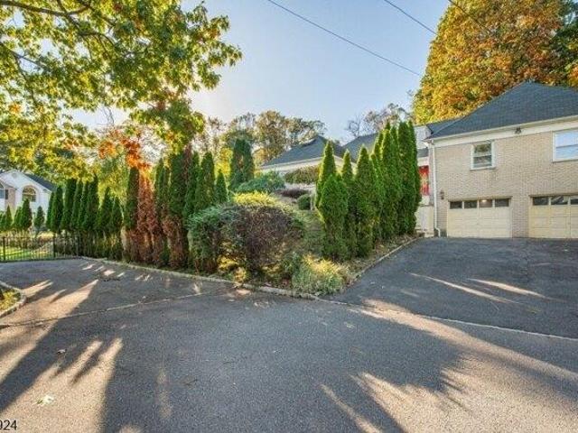 house with 4 bedroom, West Orange NJ ES105558907