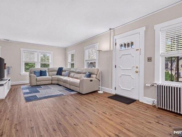 house with 4 bedroom, West Orange NJ ES105767229