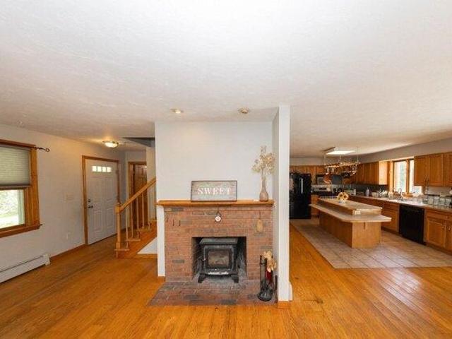 house with 4 bedroom, West Brookfield MA ES105400203