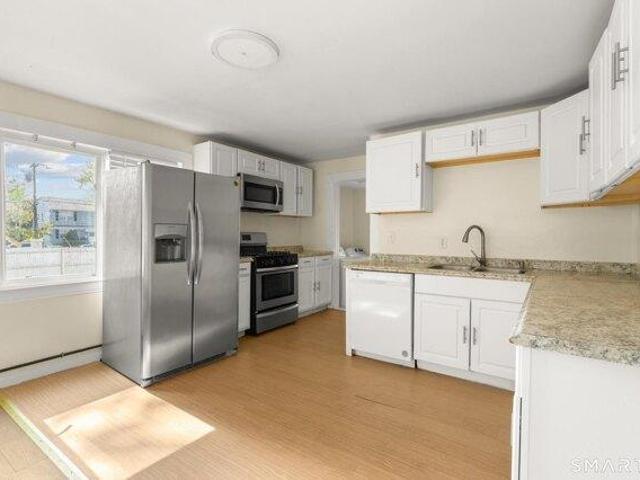 house with 4 bedroom, West Haven CT ES105551151
