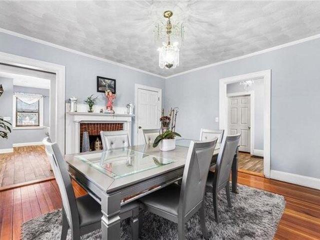 house with 4 bedroom, West Warwick RI ES105591748