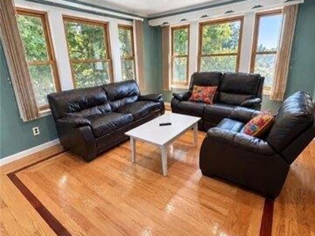 house with 4 bedroom, West Warwick RI ES105612918