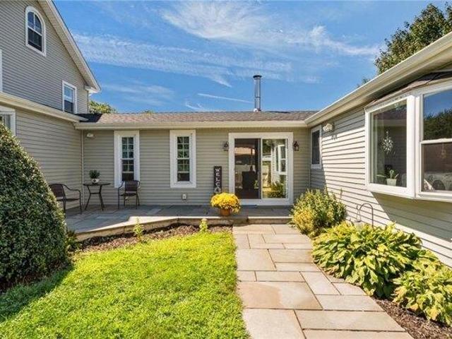 house with 4 bedroom, Westerly RI ES105477721