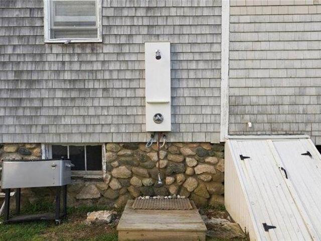 house with 4 bedroom, Westerly RI ES105679171