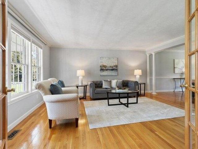 house with 4 bedroom, Westford MA ES104266526