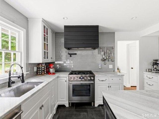 house with 4 bedroom, Weston CT ES105496130