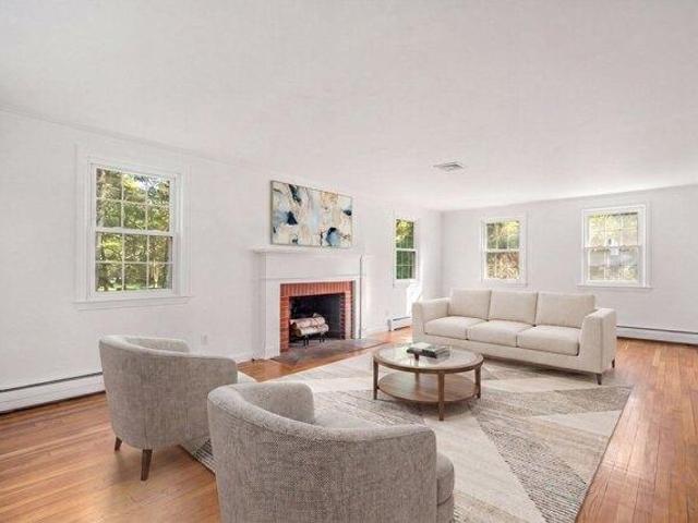 house with 4 bedroom, Weston MA ES105574745