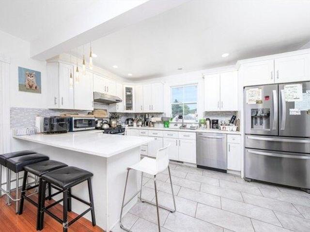 house with 4 bedroom, Weston MA ES105587199