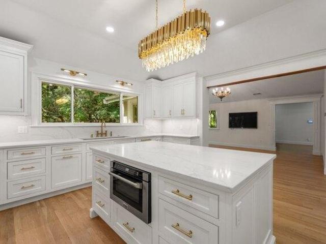 house with 4 bedroom, Weston MA ES105590979