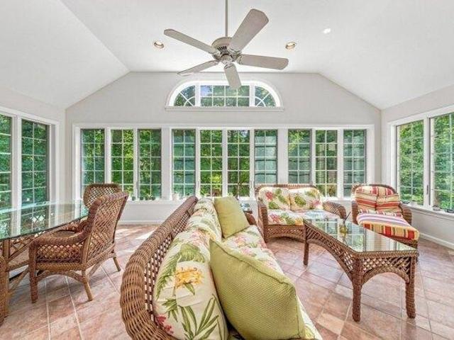 house with 4 bedroom, Weston MA ES105611599