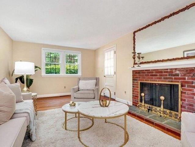 house with 4 bedroom, Westwood MA ES105423217