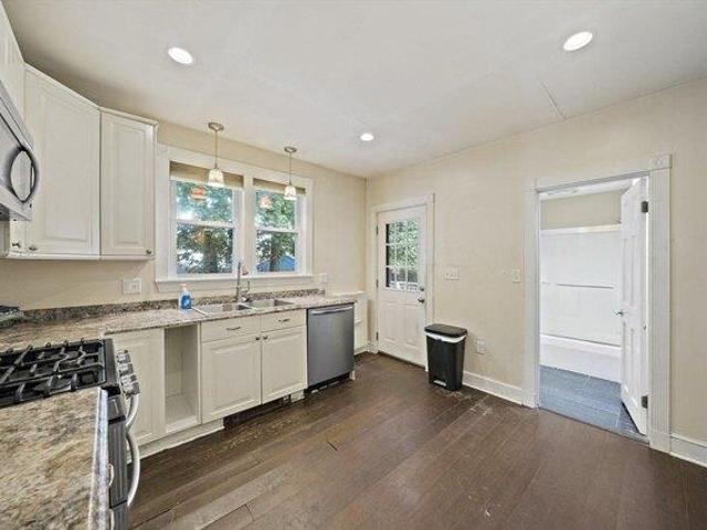 house with 4 bedroom, Whitman MA ES105386865