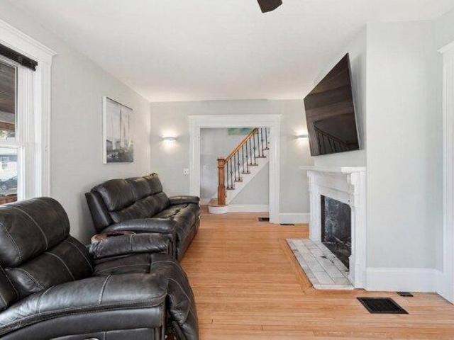 house with 4 bedroom, Winthrop MA ES105399807