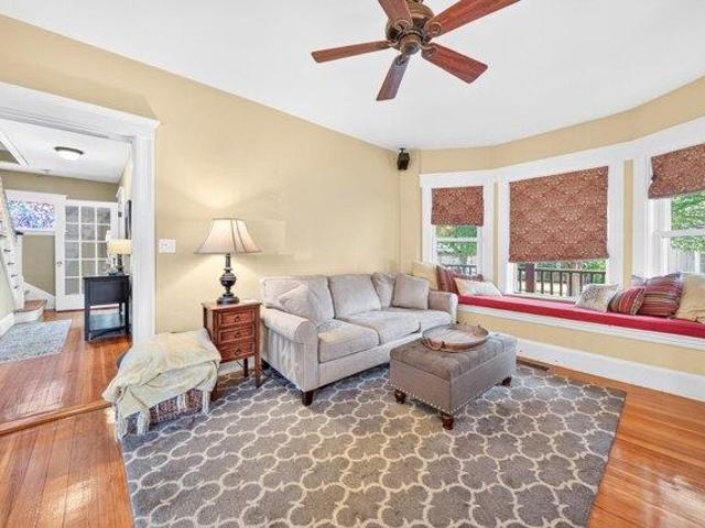 house with 4 bedroom, Winthrop MA ES105494208
