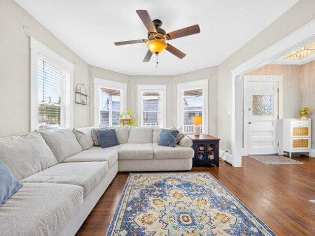 house with 4 bedroom, Winthrop MA ES105511569